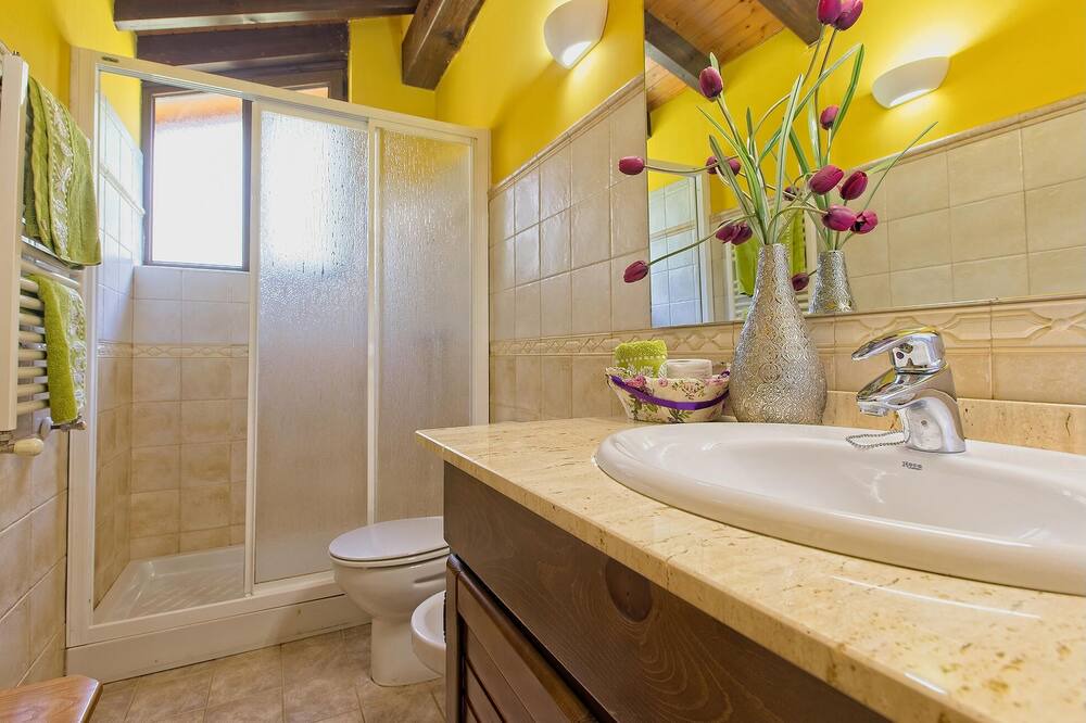 Photo of Bathroom in Tielve