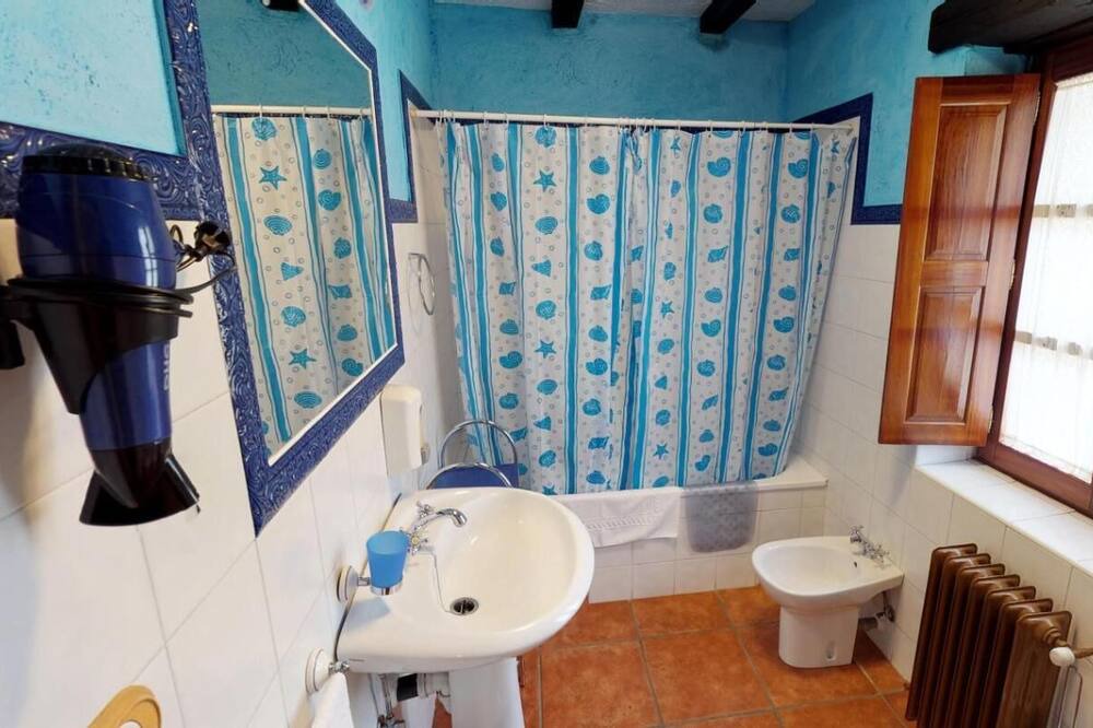 Photo of Bathroom in Villanueva de Arriba