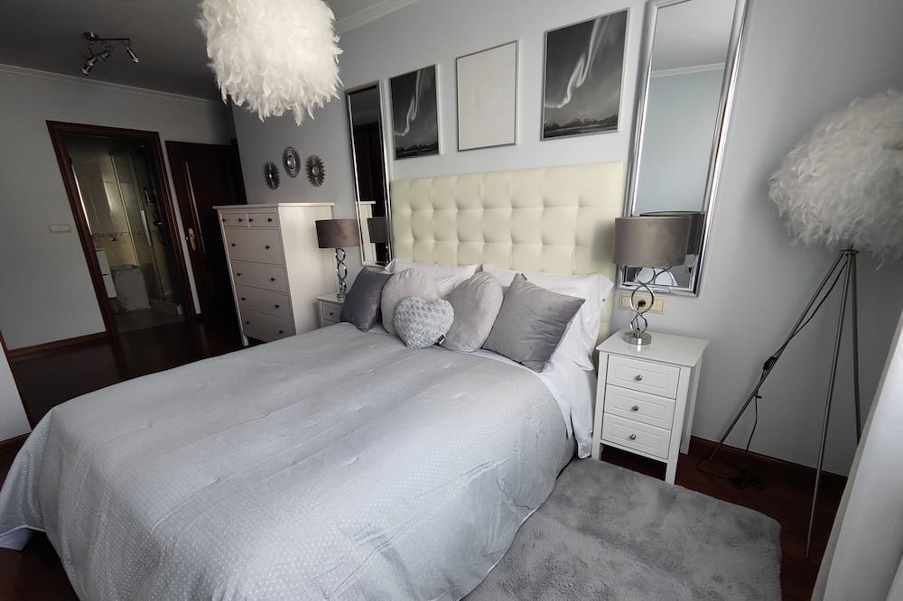 Photo of Bedroom in Naron