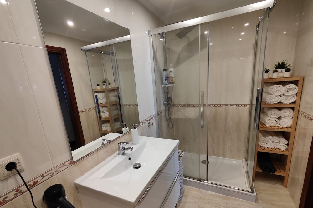 Photo of Bathroom in Naron