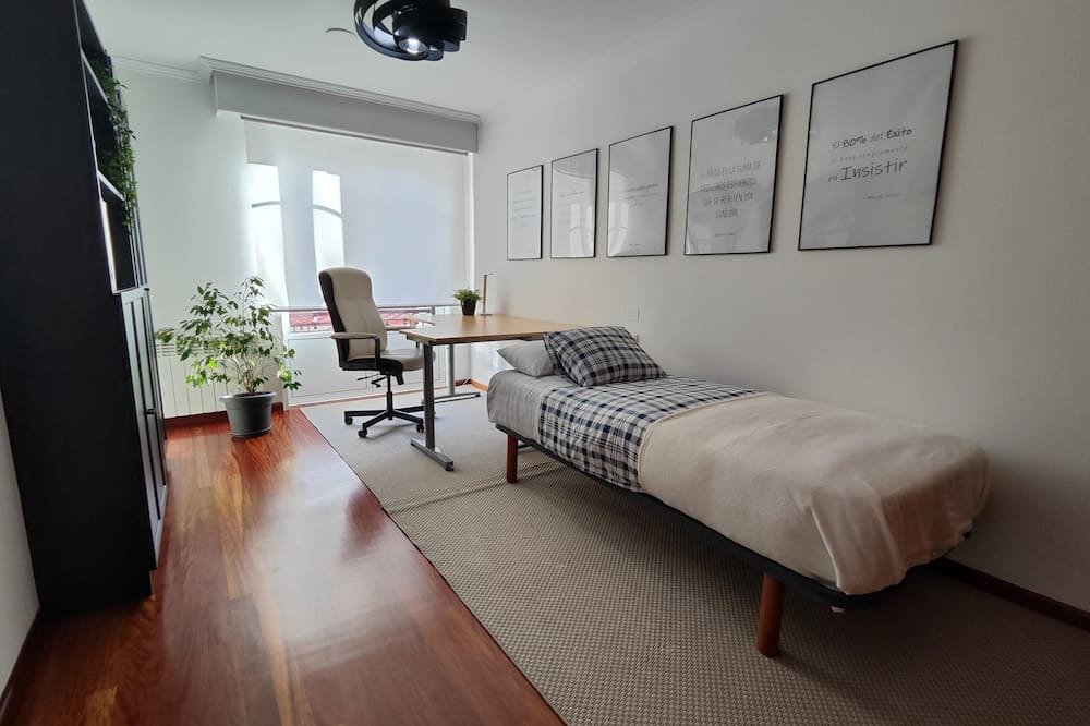 Photo of Bedroom in Naron