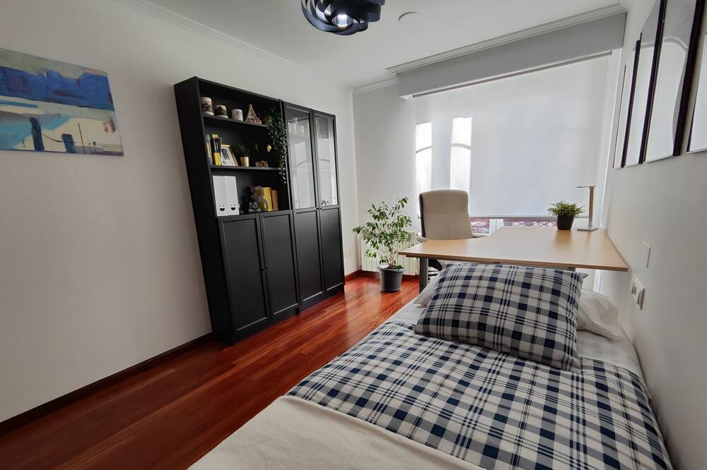 Photo of Bedroom in Naron