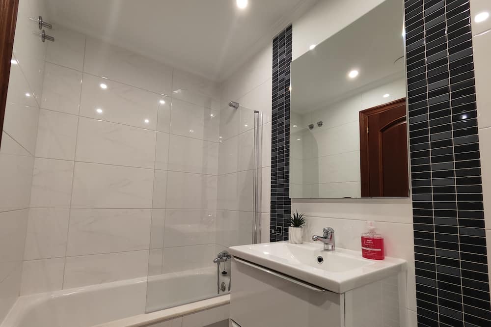 Photo of Bathroom in Naron