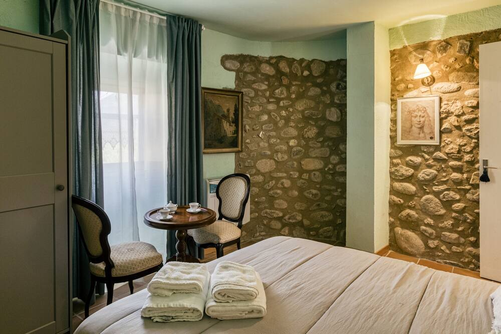 Photo of Bedroom in Boadella i les Escaules