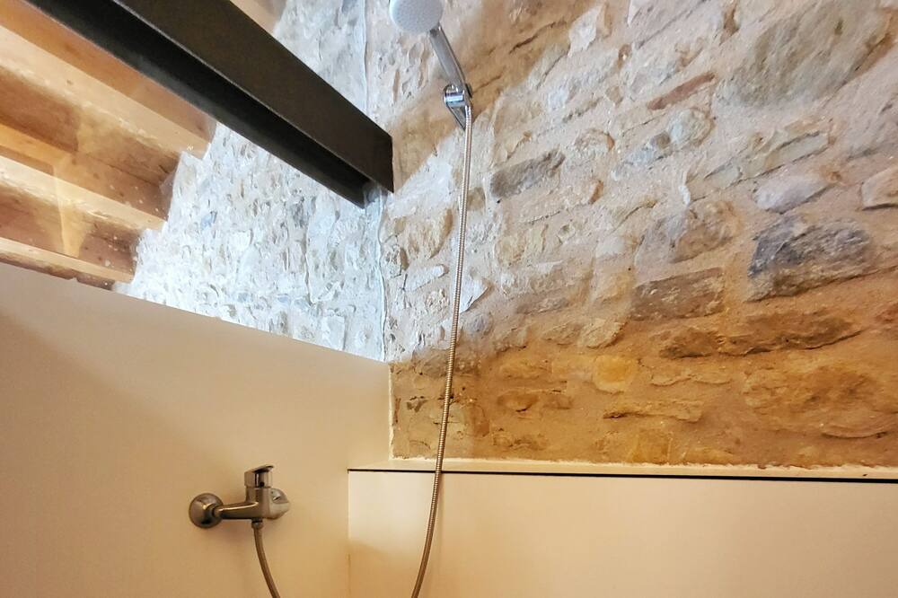 Photo of Bathroom in Peratallada