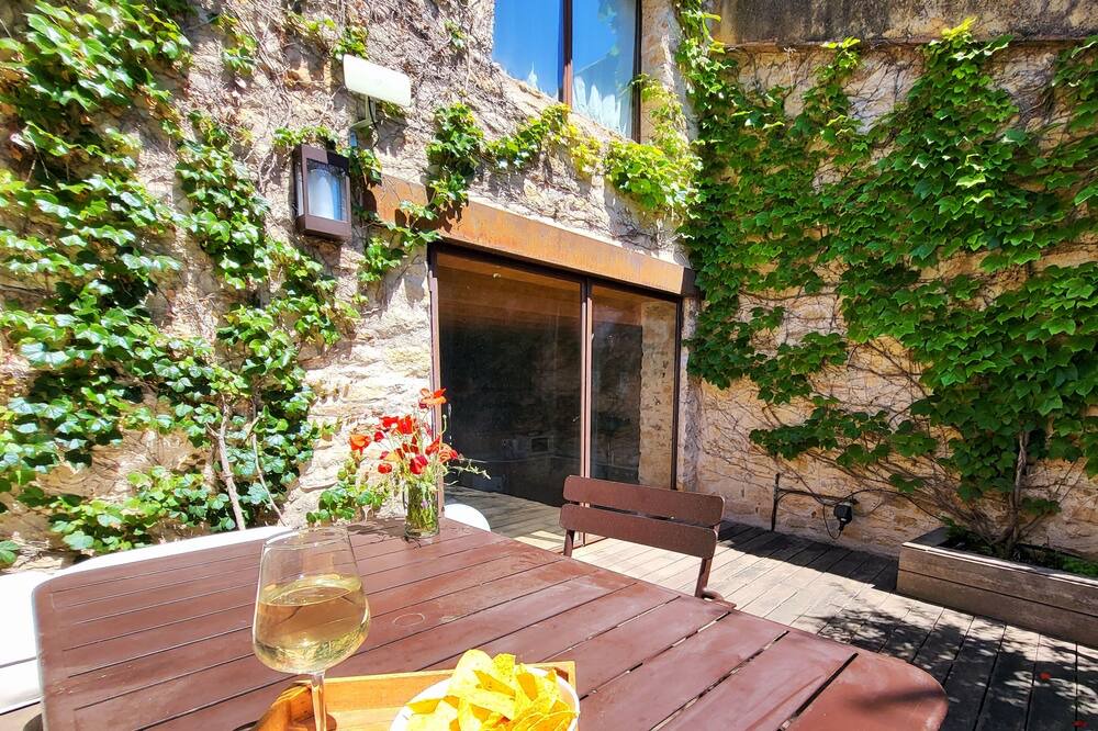 Photo of Outdoor in Peratallada