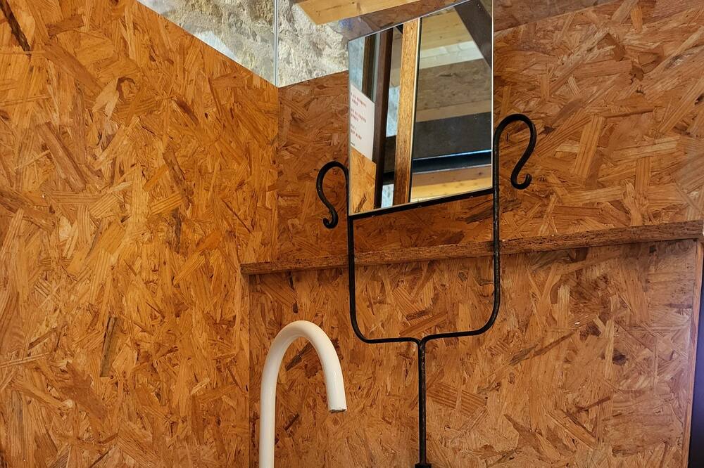 Photo of Bathroom in Peratallada