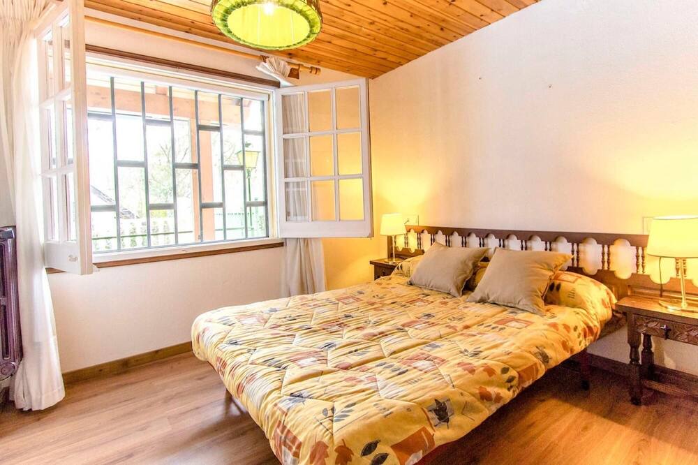 Photo of Bedroom in Santa Coloma de Farners