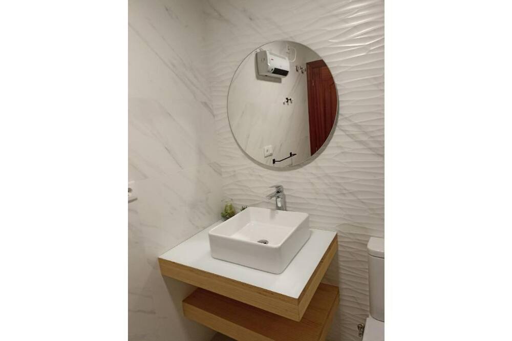 Photo of Bathroom in Covas