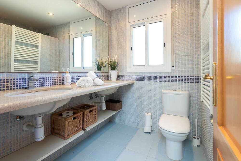 Photo of Bathroom in Lloret Blau