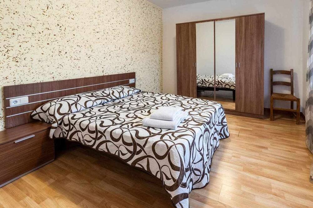 Photo of Bedroom in Llambilles