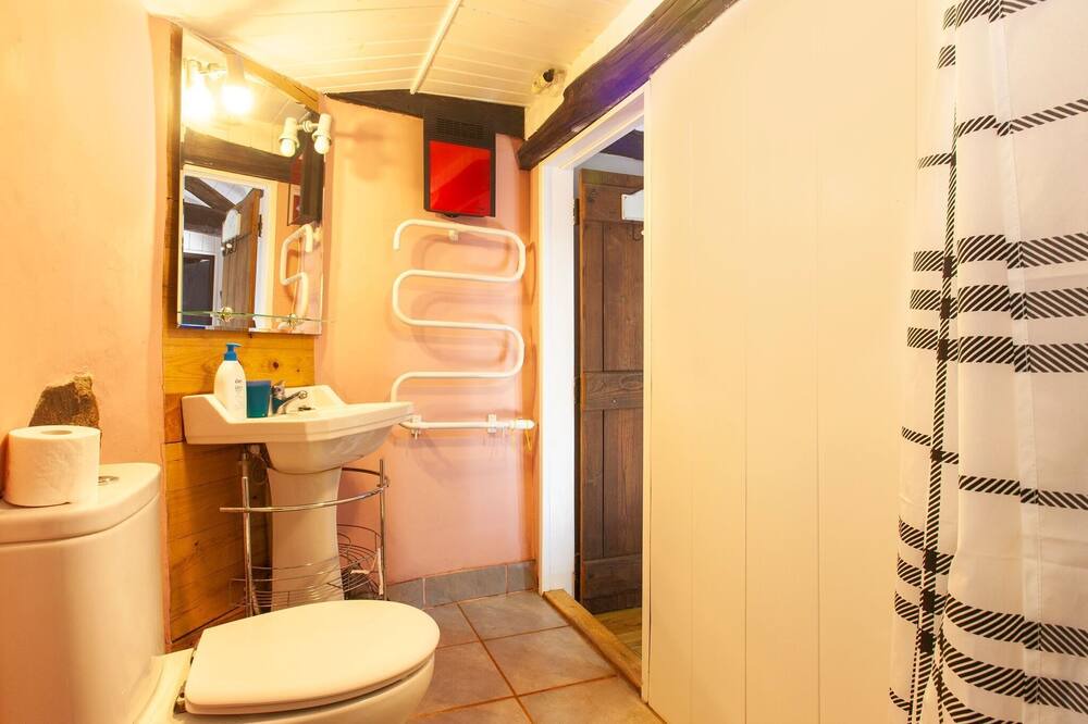 Photo of Bathroom in Panton