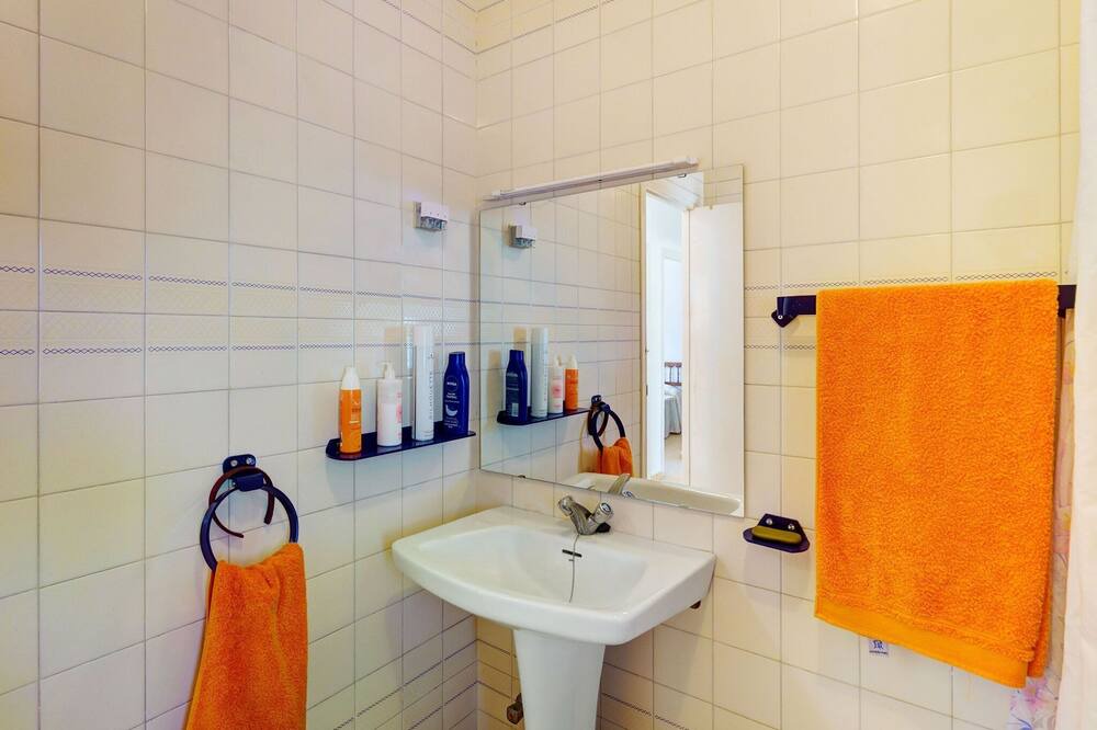 Photo of Bathroom in San Miguel de Salinas