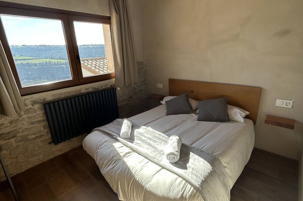 Photo of Bedroom in Llorac