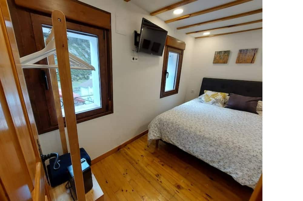Photo of Bedroom in Llanaves de la Reina