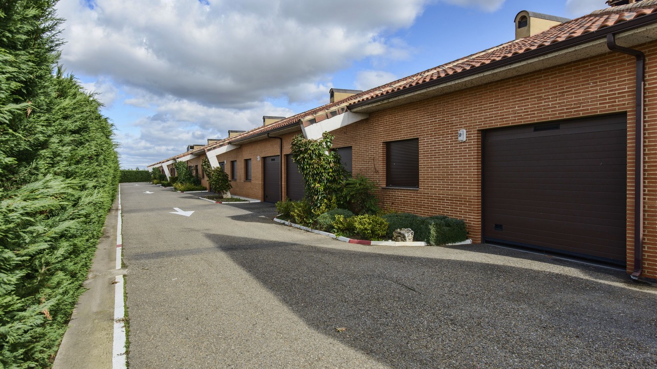 Photo of Outdoor in Ardon