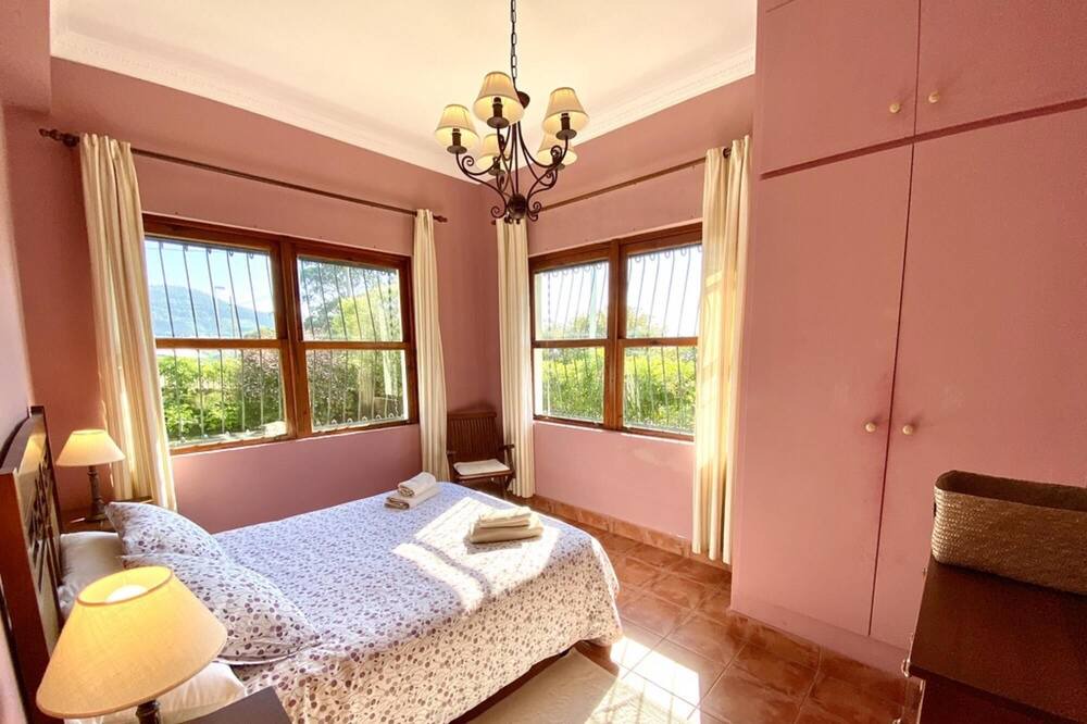 Photo of Bedroom in Faro