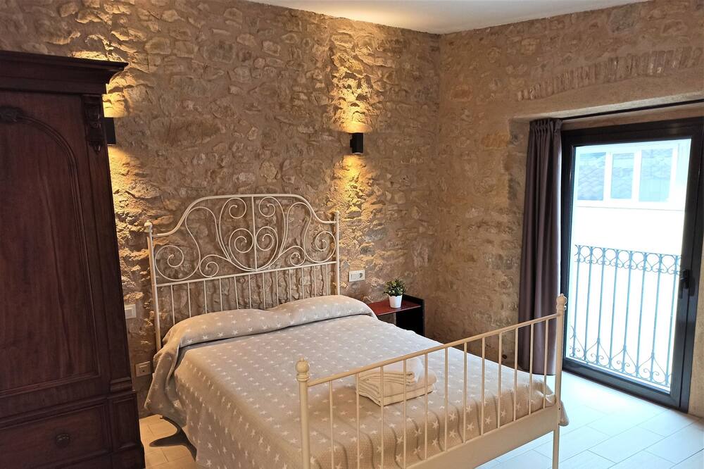 Photo of Bedroom in Torroella de Montgri