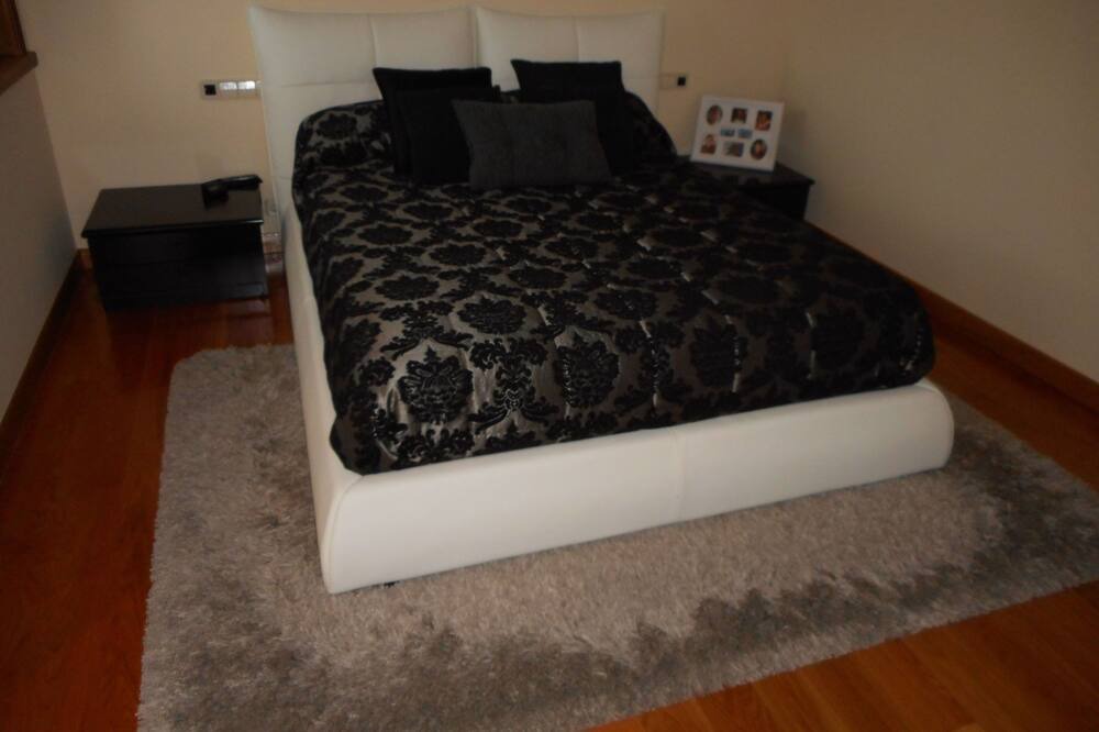 Photo of Bedroom in Oleiros