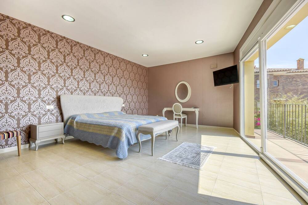 Photo of Bedroom in Palau-Saverdera