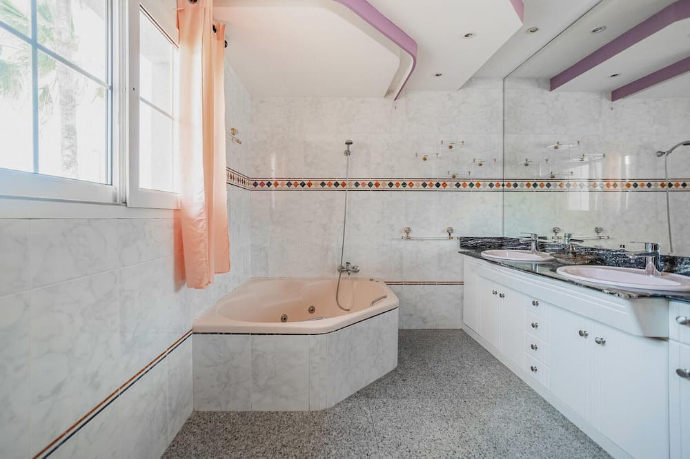 Photo of Bathroom in El Esparragal