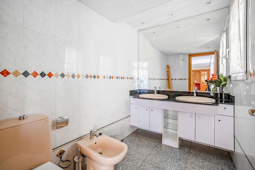 Photo of Bathroom in El Esparragal