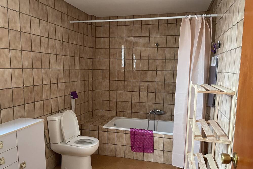 Photo of Bathroom in Nalda