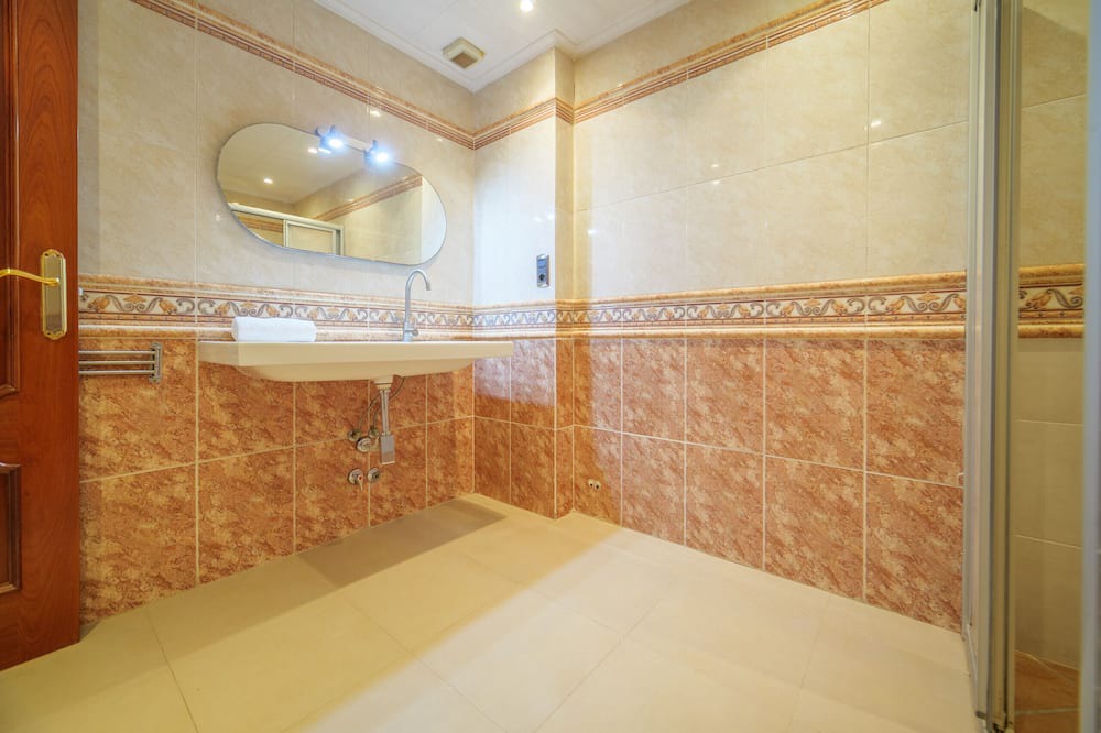Photo of Bathroom in Palafolls