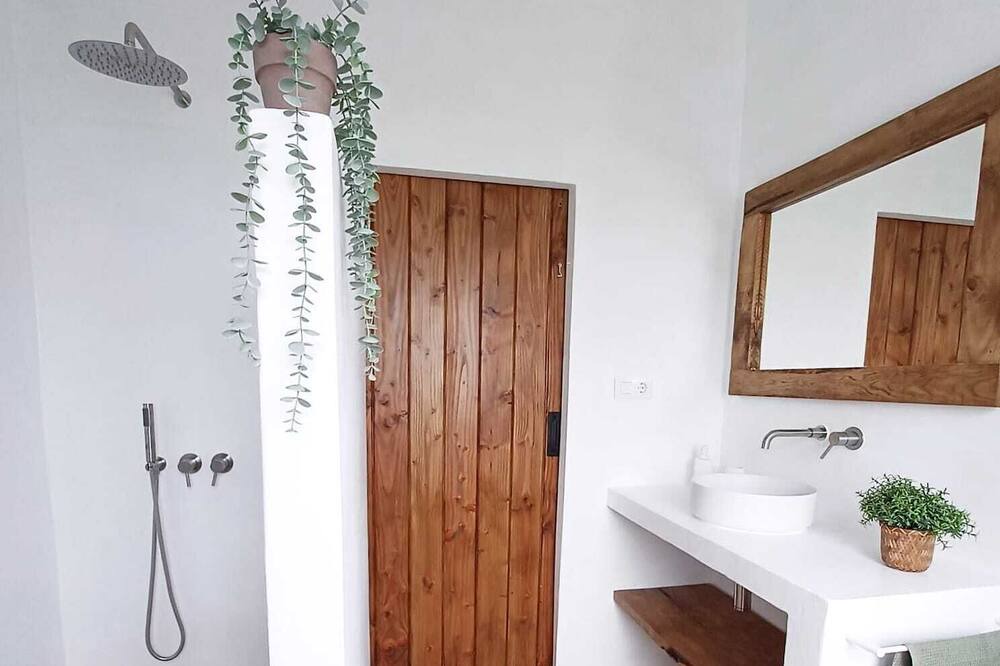 Photo of Bathroom in Meiras