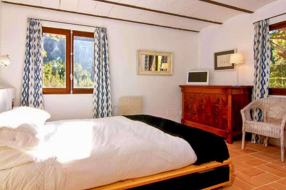 Photo of Bedroom in Estellencs
