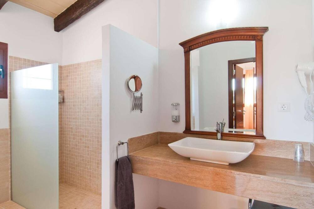 Photo of Bathroom in Algaida