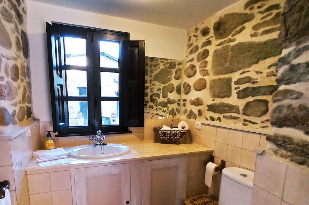 Photo of Bathroom in Chavin