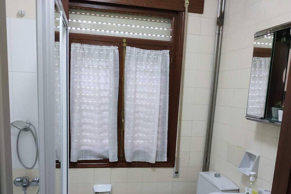 Photo of Bathroom in Covas
