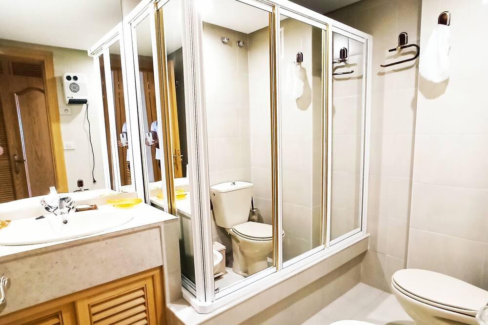 Photo of Bathroom in Covas
