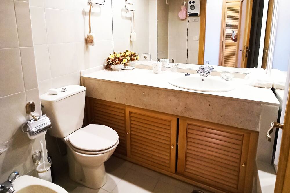 Photo of Bathroom in Covas