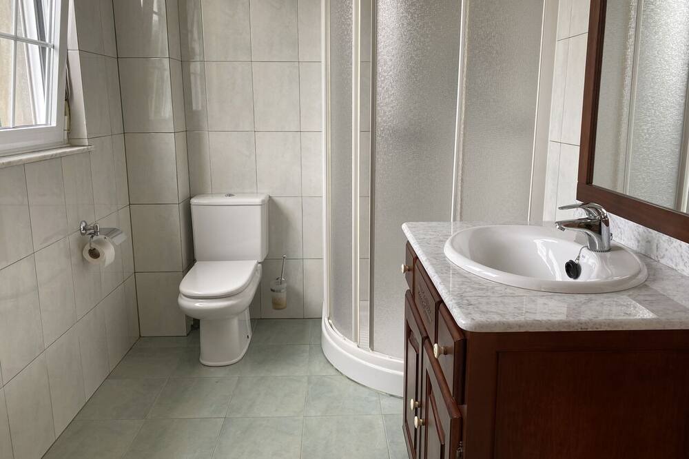 Photo of Bathroom in Viveiro