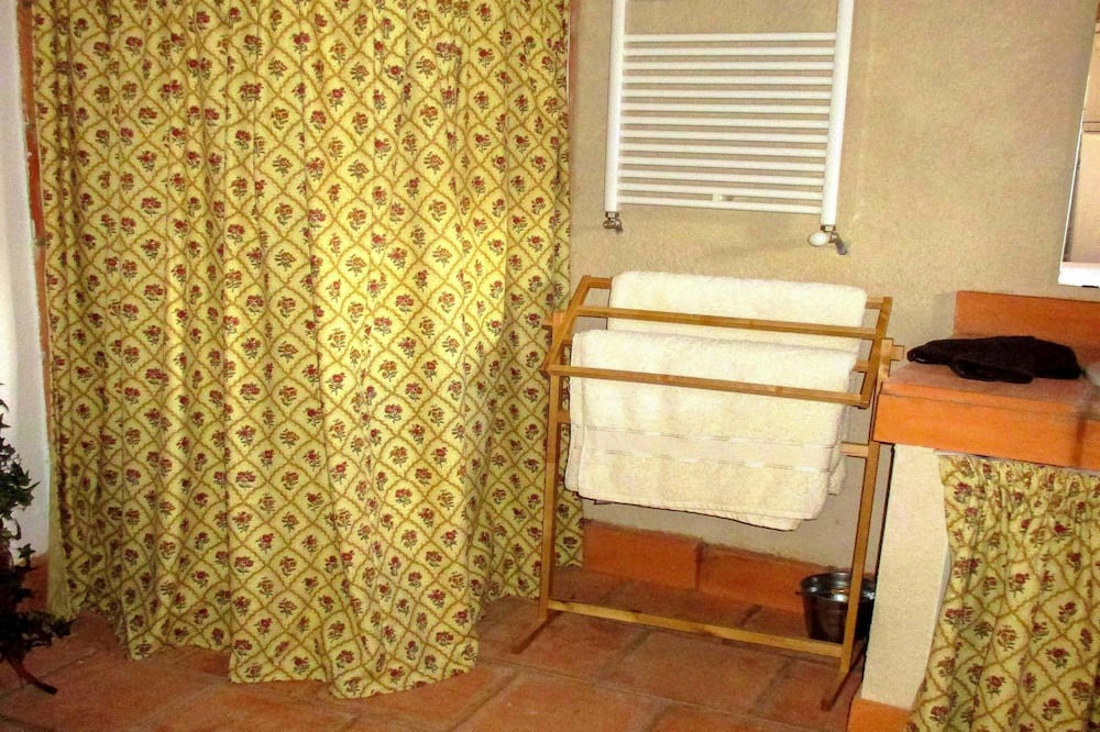 Photo of Bathroom in Valdevacas y Guijar