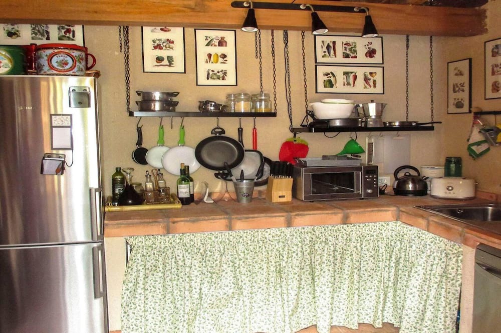 Photo of Kitchen in Valdevacas y Guijar