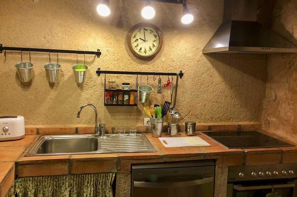Photo of Kitchen in Valdevacas y Guijar