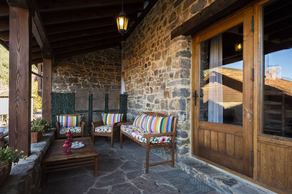 Photo of Outdoor in Tudes
