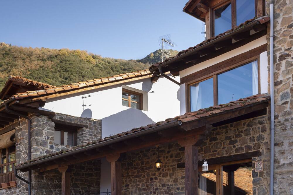 Photo of Outdoor in Tudes