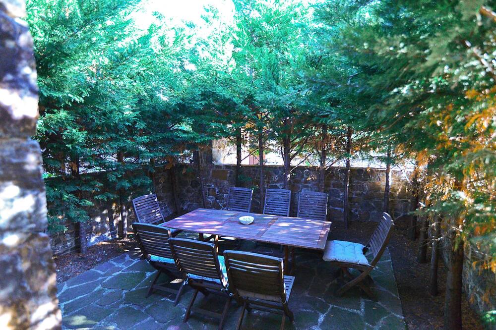Photo of Outdoor in Tudes
