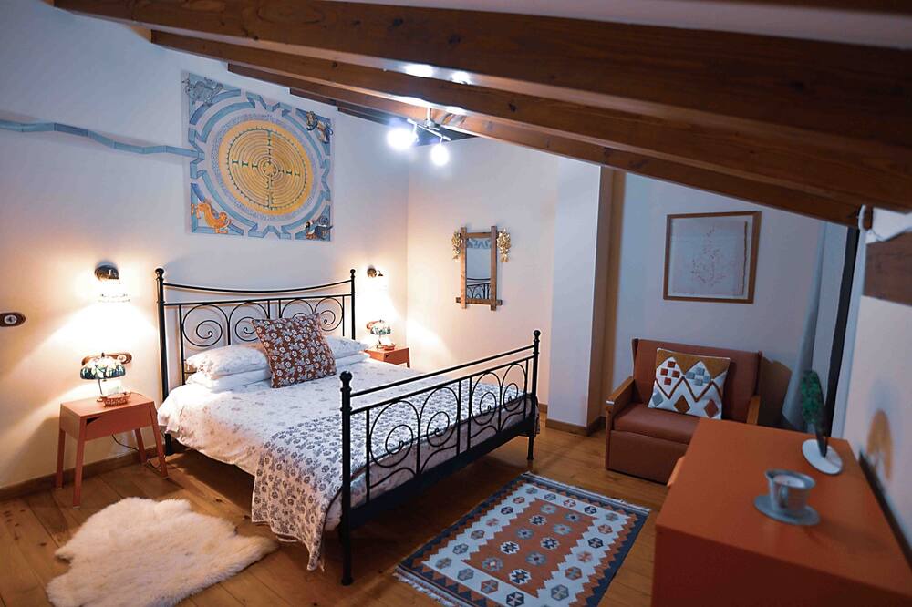 Photo of Bedroom in Tudes