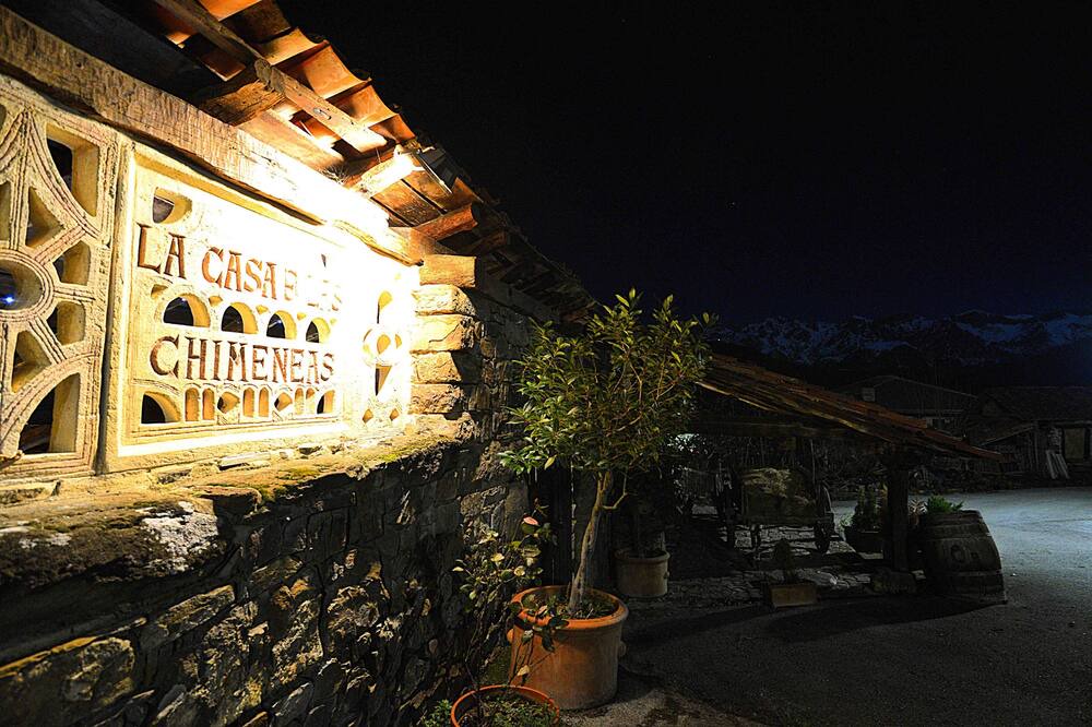 Photo of Outdoor in Tudes