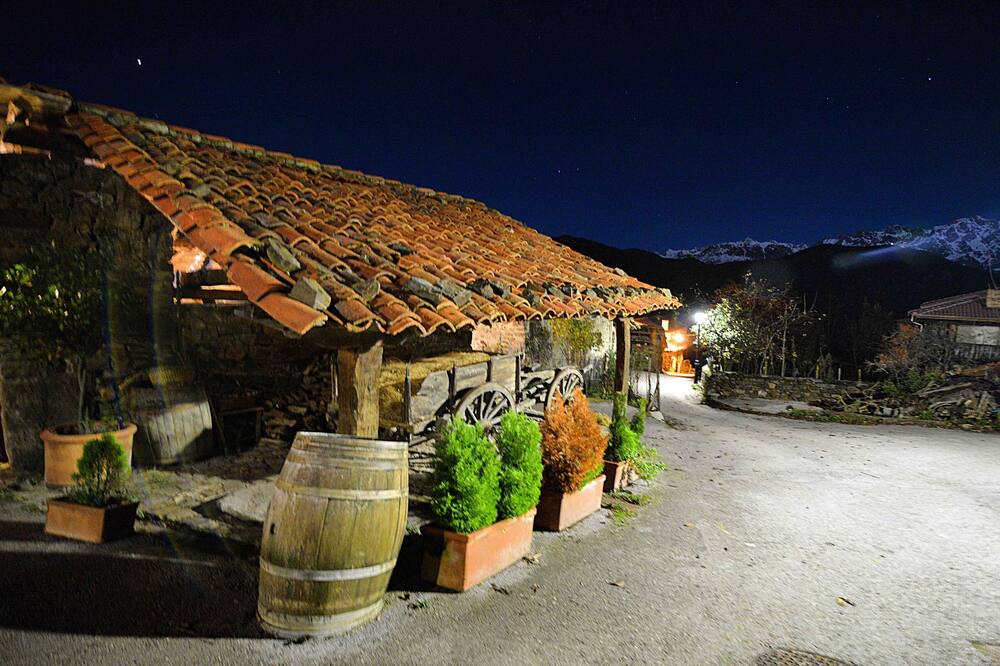 Photo of Outdoor in Tudes