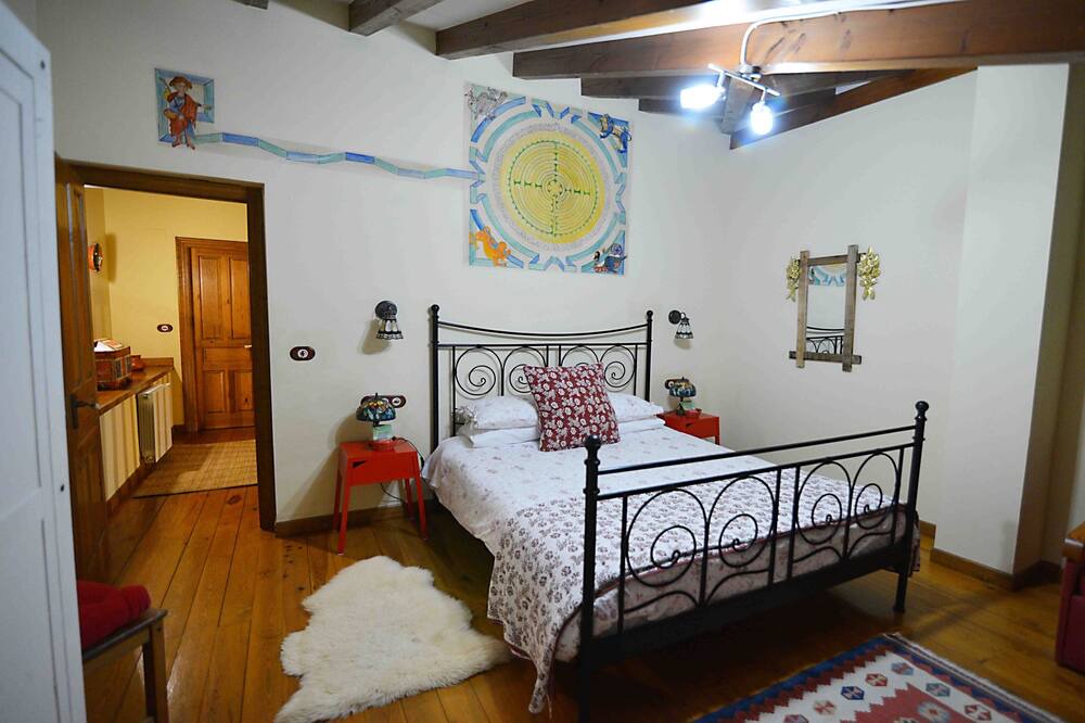 Photo of Bedroom in Tudes