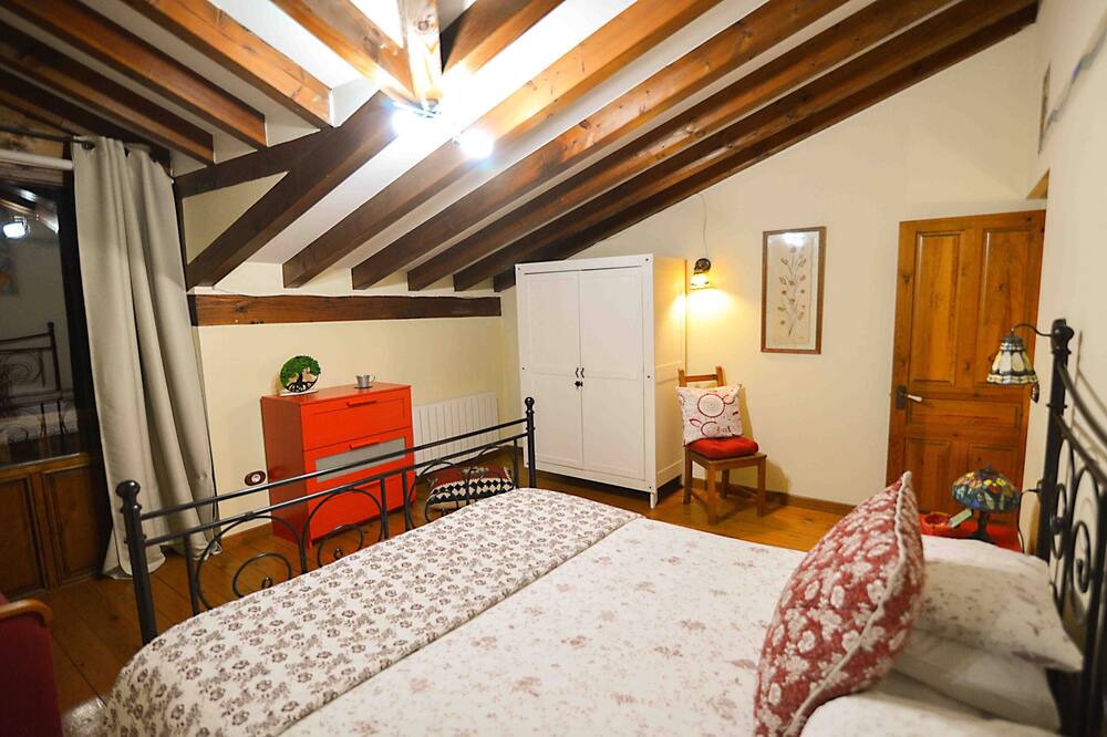 Photo of Bedroom in Tudes