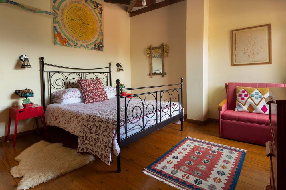 Photo of Bedroom in Tudes