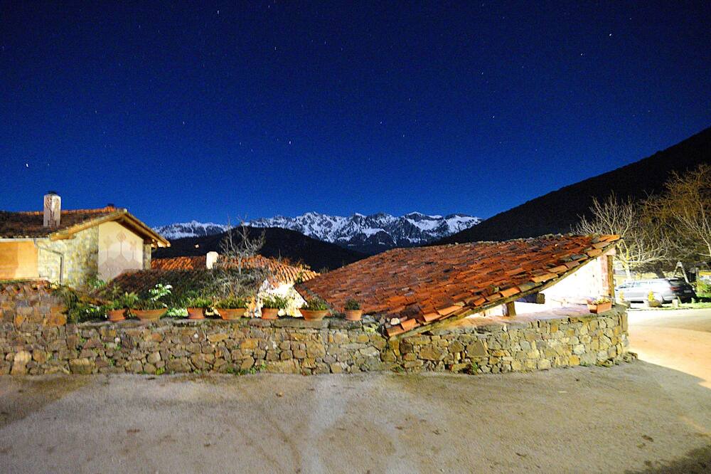 Photo of Outdoor in Tudes
