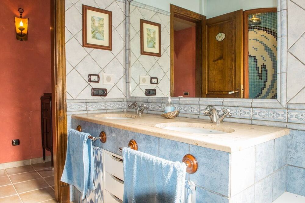Photo of Bathroom in El Toro